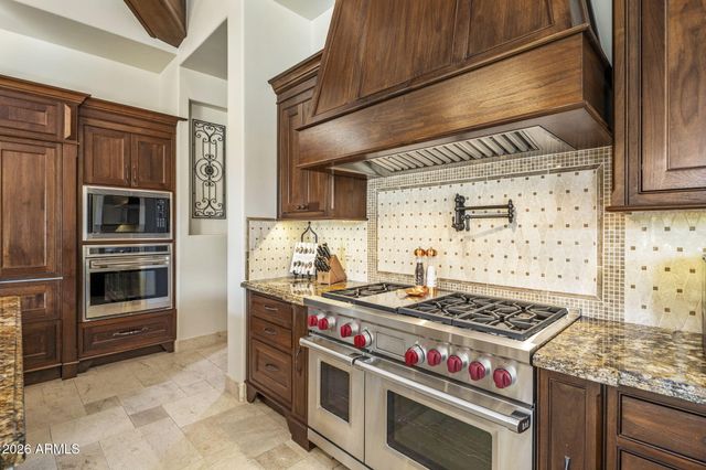 8111 N 62ND Place, Paradise Valley, AZ 85253