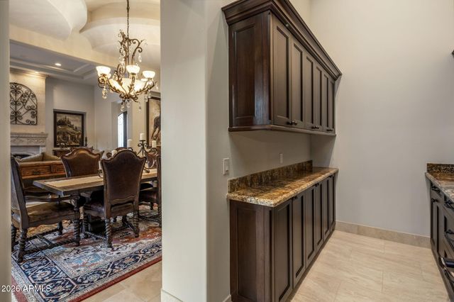 8111 N 62ND Place, Paradise Valley, AZ 85253