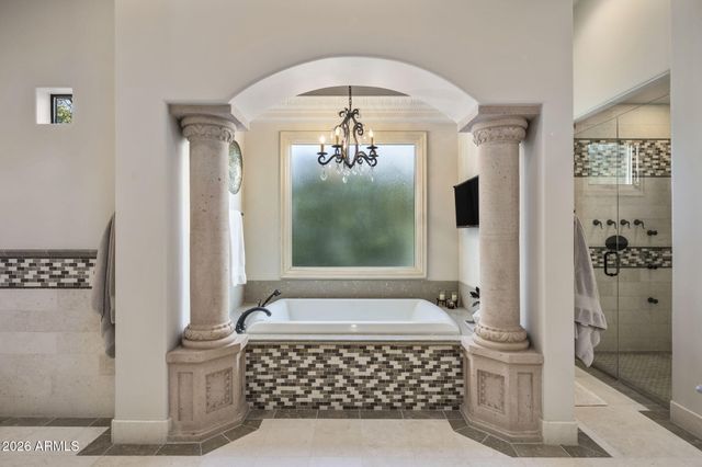 8111 N 62ND Place, Paradise Valley, AZ 85253