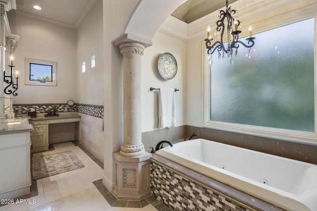 8111 N 62ND Place, Paradise Valley, AZ 85253