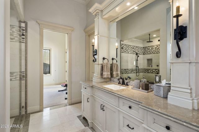 8111 N 62ND Place, Paradise Valley, AZ 85253