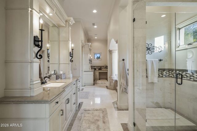 8111 N 62ND Place, Paradise Valley, AZ 85253