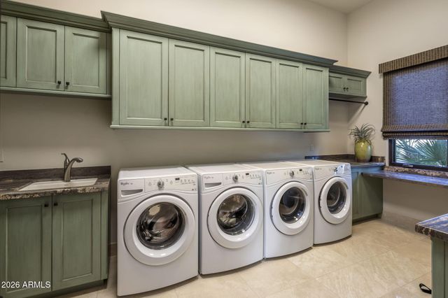 8111 N 62ND Place, Paradise Valley, AZ 85253