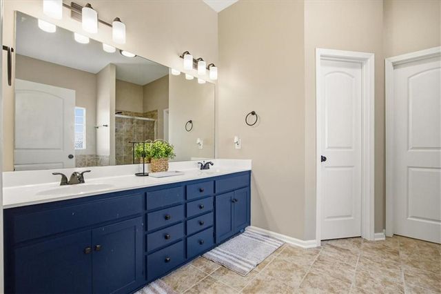 10719 N Manning Court, Kansas City, MO 64157