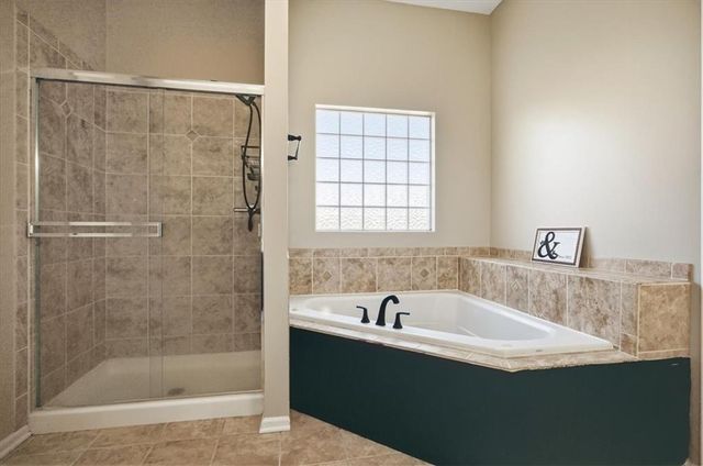 10719 N Manning Court, Kansas City, MO 64157