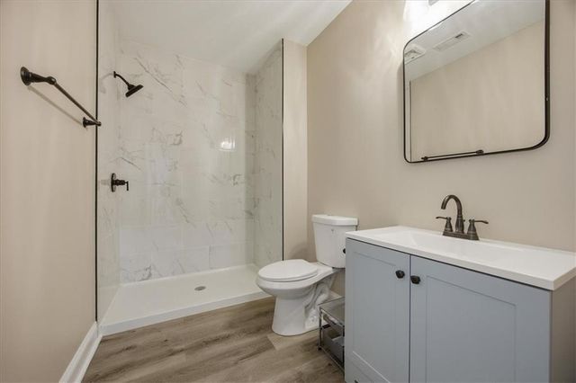 10719 N Manning Court, Kansas City, MO 64157