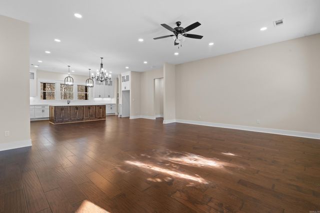 7000 Rolling Manor Drive, Benton, AR 72019