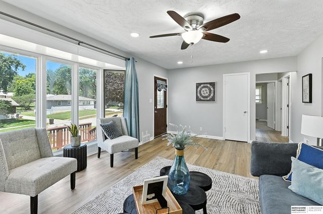 5069 S 129th Street, Omaha, NE 68137