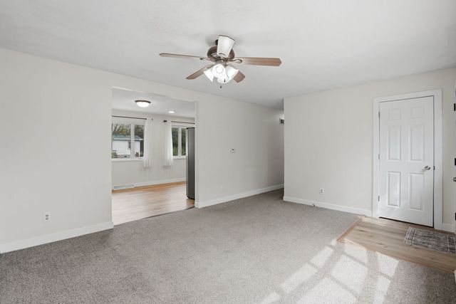 2218 N Hazelwood Avenue, Davenport, IA 52804