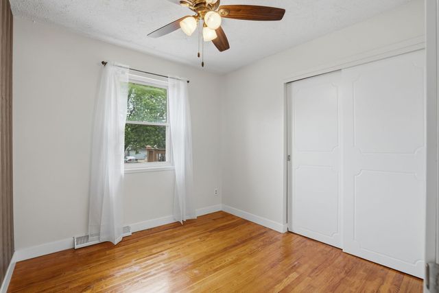2218 N Hazelwood Avenue, Davenport, IA 52804