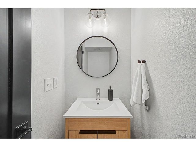 6052 S Ouray St, Aurora, CO 80016