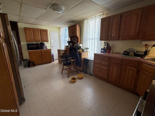 885 Emmett Street, Schenectady, NY 12307