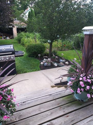 885 Emmett Street, Schenectady, NY 12307