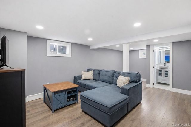 287 43rd Street, Lindenhurst, NY 11757