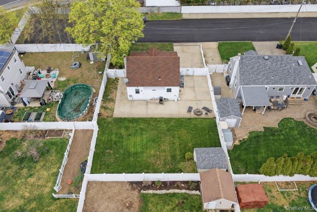 287 43rd Street, Lindenhurst, NY 11757