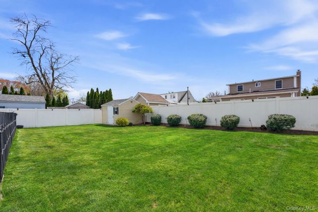 287 43rd Street, Lindenhurst, NY 11757