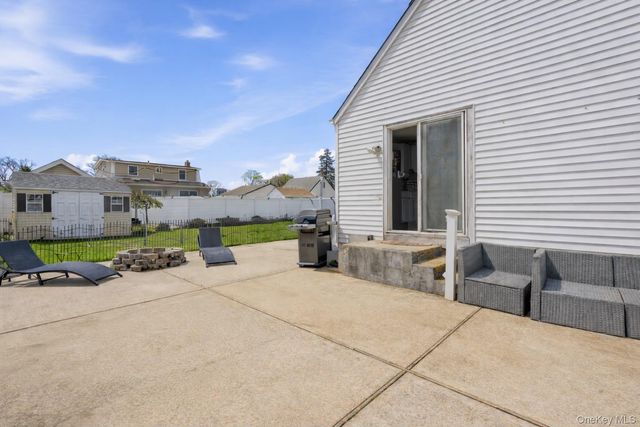 287 43rd Street, Lindenhurst, NY 11757