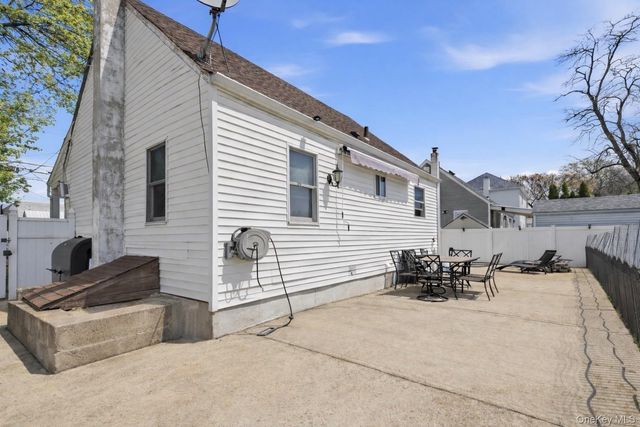 287 43rd Street, Lindenhurst, NY 11757