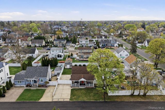 287 43rd Street, Lindenhurst, NY 11757