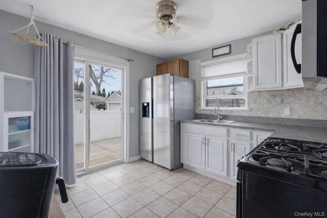 287 43rd Street, Lindenhurst, NY 11757