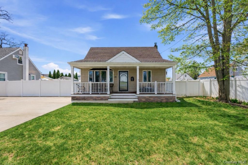 287 43rd Street, Lindenhurst, NY 11757