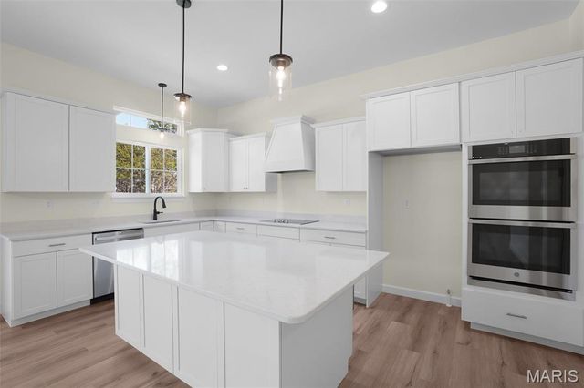 308 Schaper Estates Xing, Foristell, MO 63348