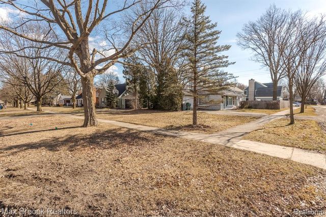 1610 Yosemite Boulevard, Birmingham, MI 48009