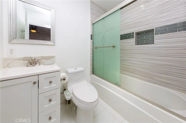 19422 Welby, Reseda, CA 91335