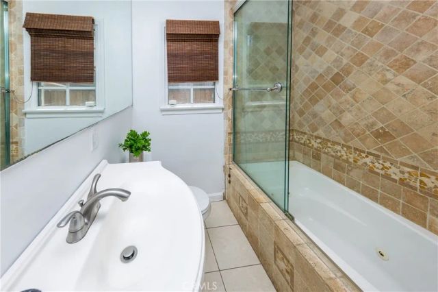 19422 Welby, Reseda, CA 91335