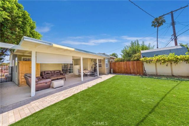 19422 Welby, Reseda, CA 91335
