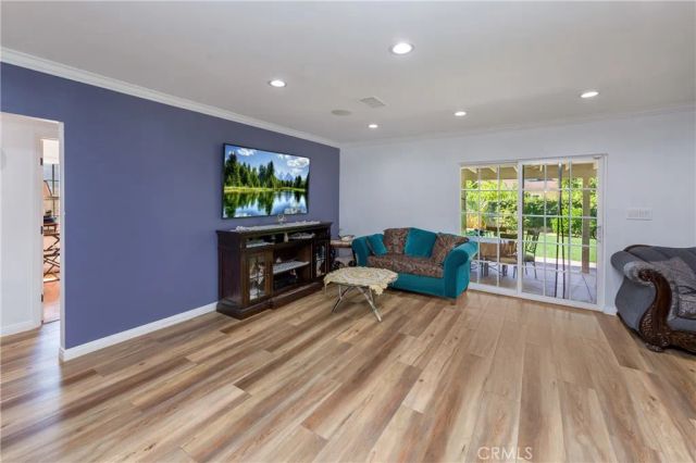 19422 Welby, Reseda, CA 91335