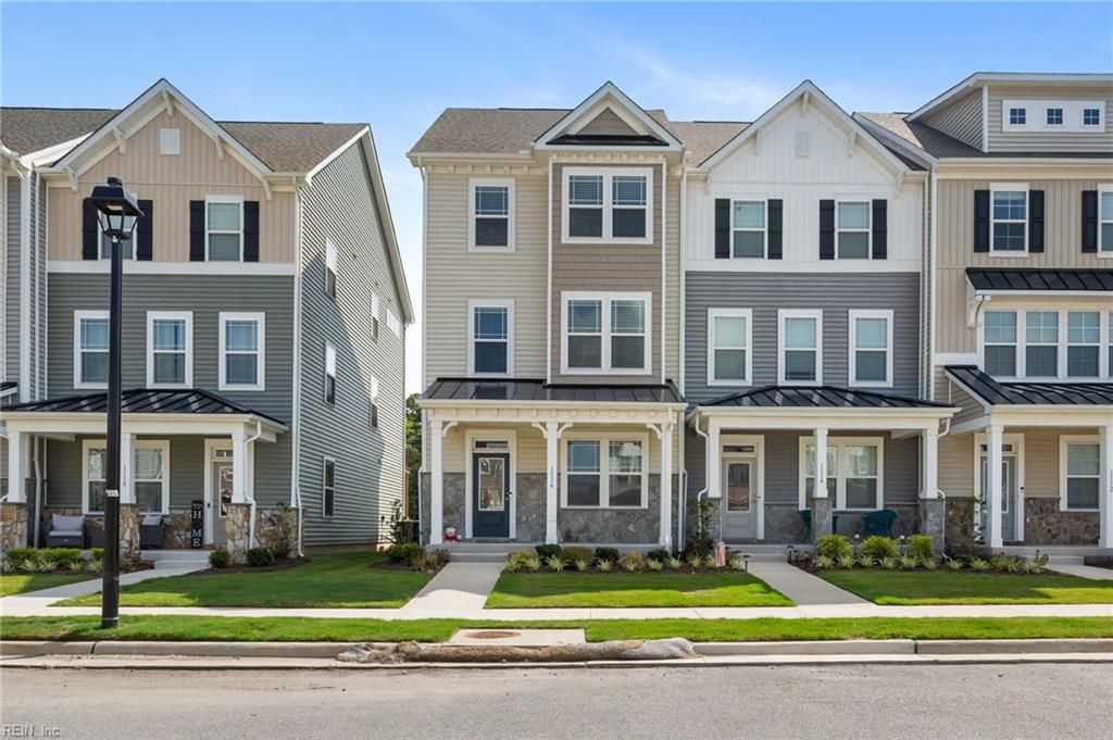 1516 Stanford LN, Newport News, VA 23608