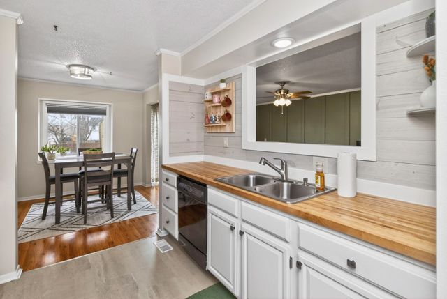4721 71st Street, Urbandale, IA 50322