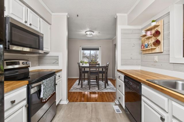 4721 71st Street, Urbandale, IA 50322
