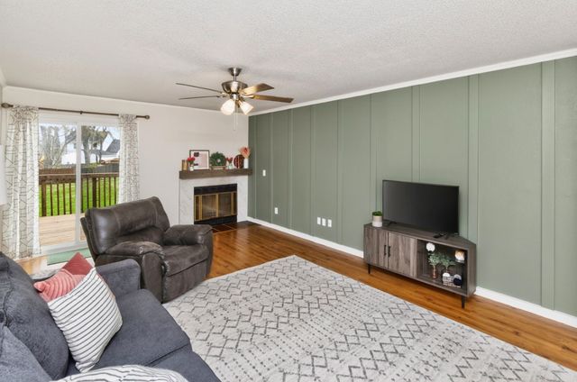 4721 71st Street, Urbandale, IA 50322