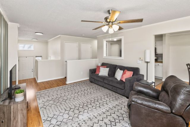 4721 71st Street, Urbandale, IA 50322