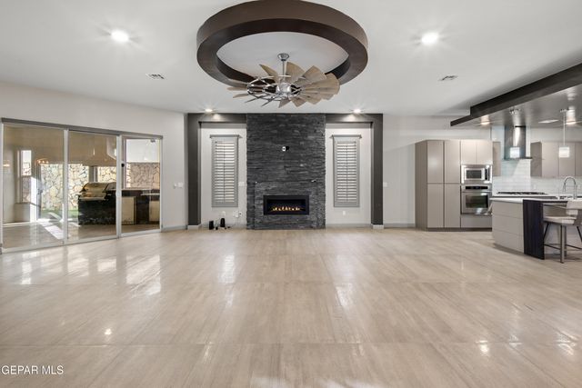 421 S FESTIVAL Drive, El Paso, TX 79912