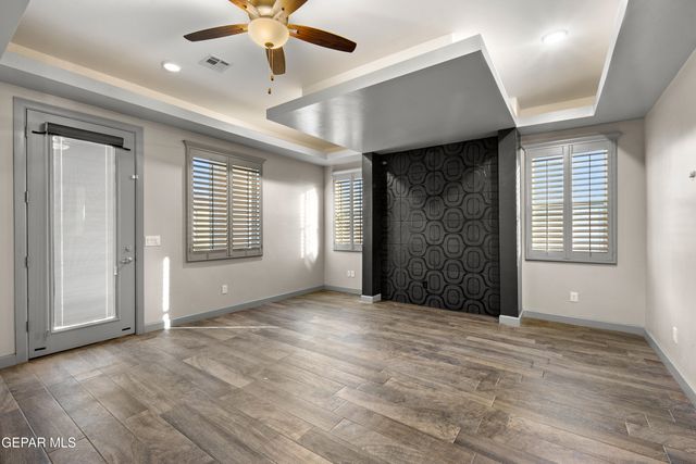 421 S FESTIVAL Drive, El Paso, TX 79912