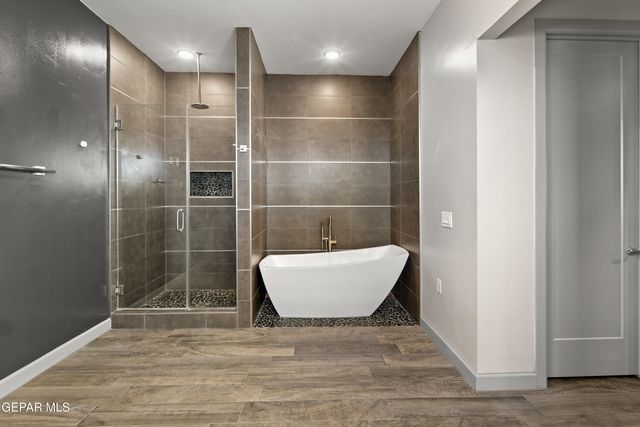 421 S FESTIVAL Drive, El Paso, TX 79912