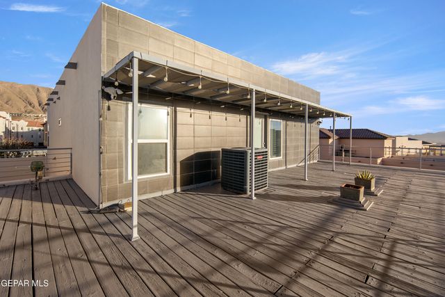 421 S FESTIVAL Drive, El Paso, TX 79912