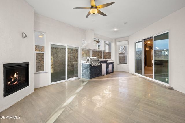 421 S FESTIVAL Drive, El Paso, TX 79912