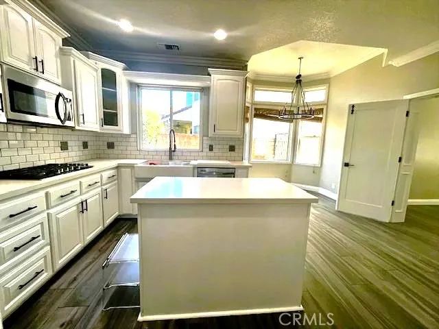 34605 Cape Cod Court, Yucaipa, CA 92399