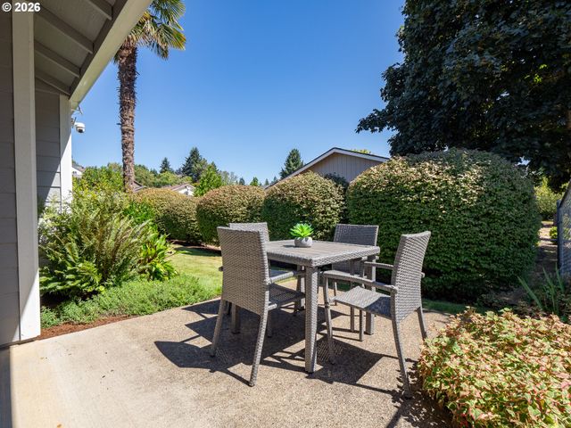 5484 MIDDLECREST Ct S, Salem, OR 97306