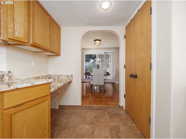 5484 MIDDLECREST Ct S, Salem, OR 97306