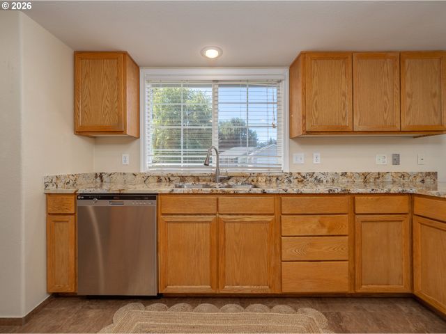 5484 MIDDLECREST Ct S, Salem, OR 97306