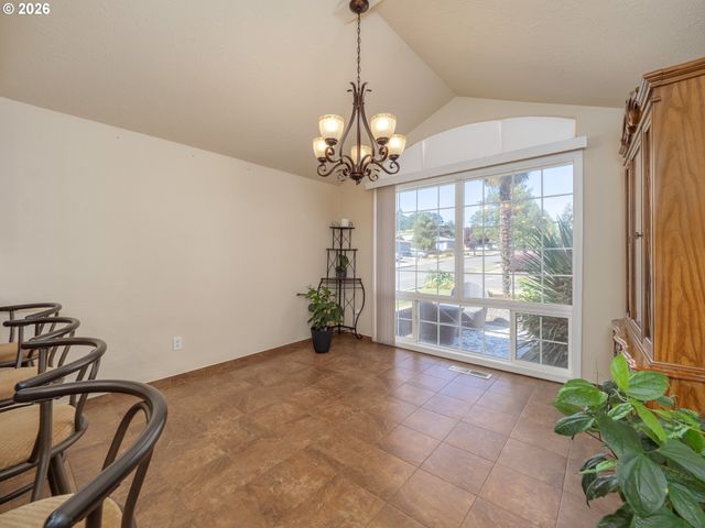 5484 MIDDLECREST Ct S, Salem, OR 97306