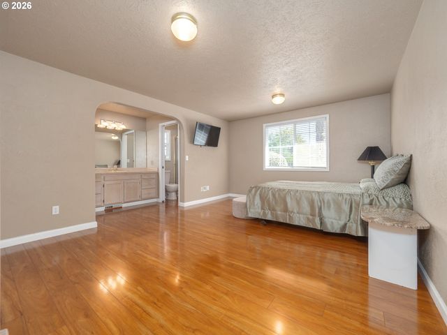 5484 MIDDLECREST Ct S, Salem, OR 97306
