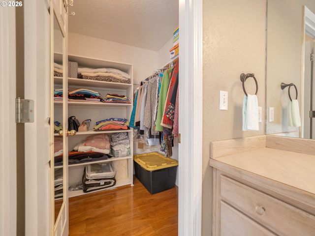 5484 MIDDLECREST Ct S, Salem, OR 97306