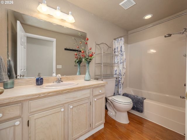 5484 MIDDLECREST Ct S, Salem, OR 97306