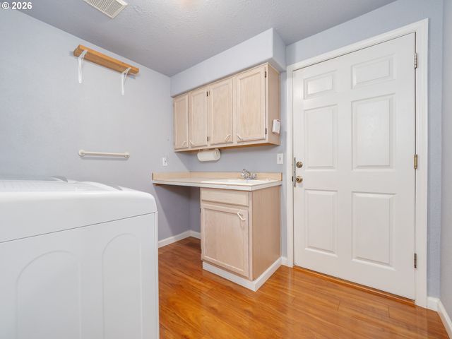 5484 MIDDLECREST Ct S, Salem, OR 97306